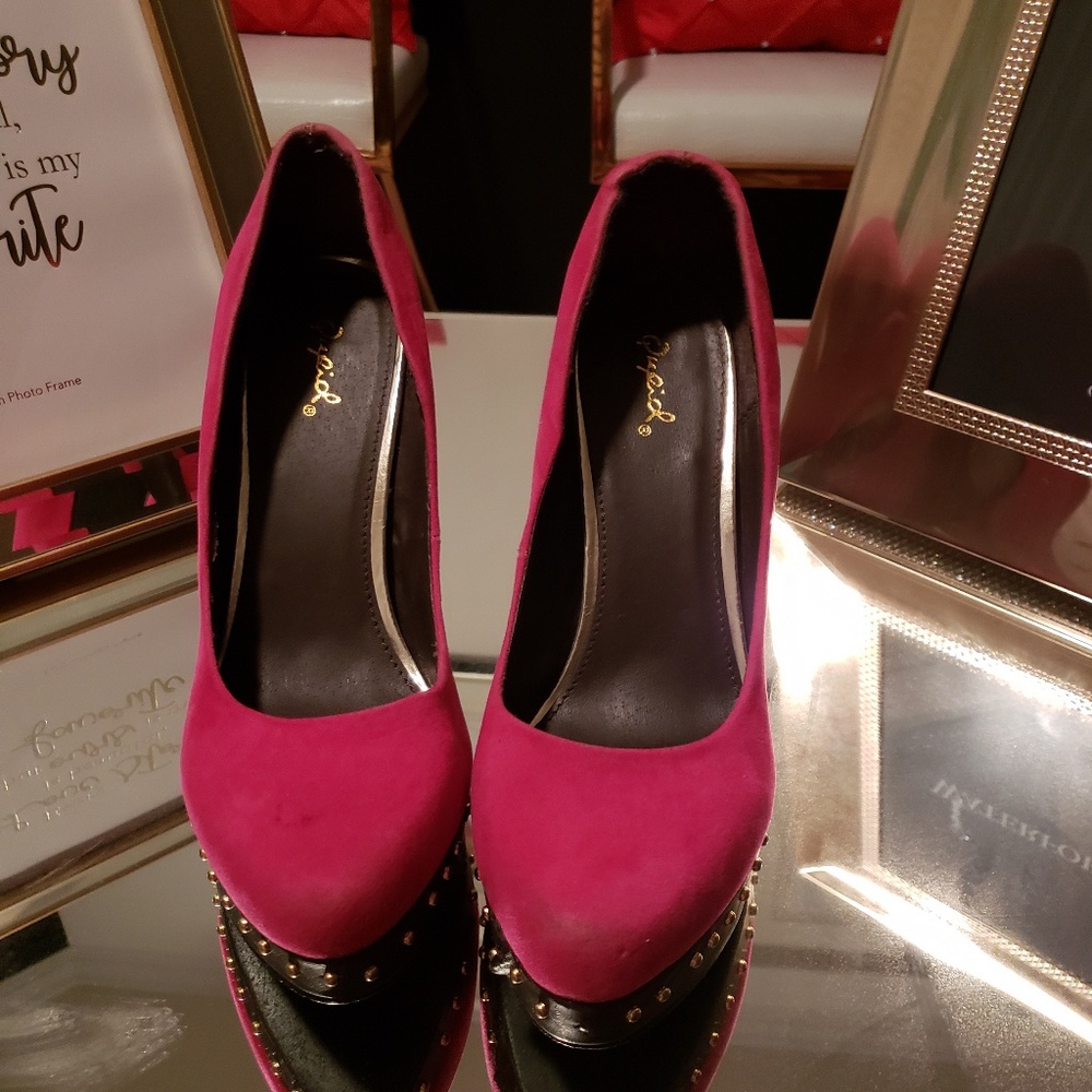 Heels - Picture 3 of 6